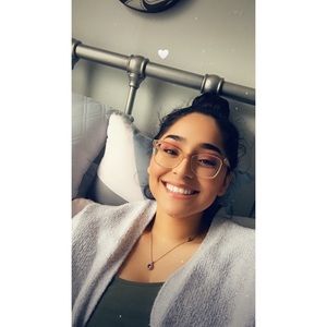 Meet your Posher, Fatima